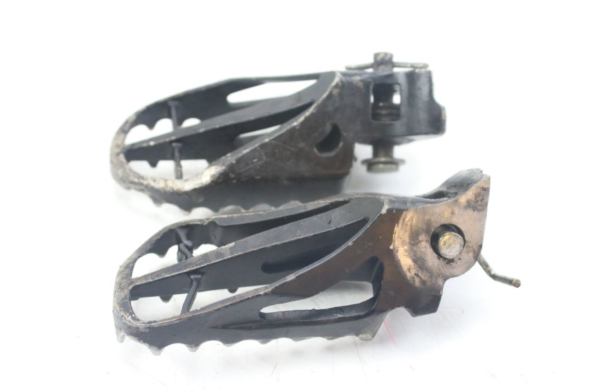 photo de ZESTAW PRZEDNICH PODNÓŻKÓW MBK X-LIMIT XLIMIT 50 (2003 - 2006) - Inny kąt widzenia