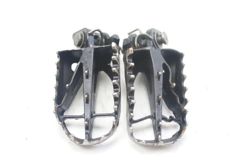 photo de ZESTAW PRZEDNICH PODNÓŻKÓW MBK X-LIMIT XLIMIT 50 (2003 - 2006) - Zbliżenie techniczne