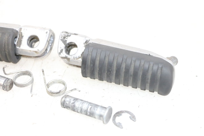 photo de ZESTAW PRZEDNICH PODNÓŻKÓW KAWASAKI ZR 7 750 (1999 - 2004) - Inny kąt widzenia