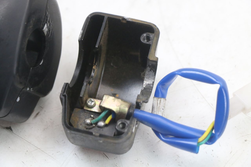 photo de ZESTAW PRZEŁĄCZNIKÓW KIEROWNICY KYMCO AGILITY 4T 50 (2018 - 2022) - Widok produktu