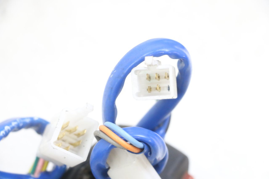 photo de ZESTAW PRZEŁĄCZNIKÓW KIEROWNICY KYMCO AGILITY 4T 50 (2005 - 2018) - Szczegół części