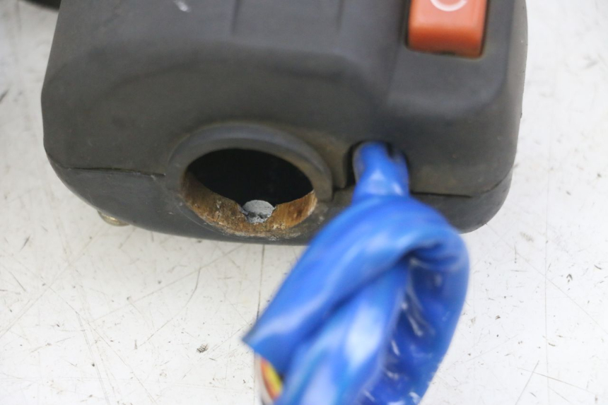 photo de ZESTAW PRZEŁĄCZNIKÓW KIEROWNICY KYMCO AGILITY 4T 50 (2005 - 2018) - Widok produktu