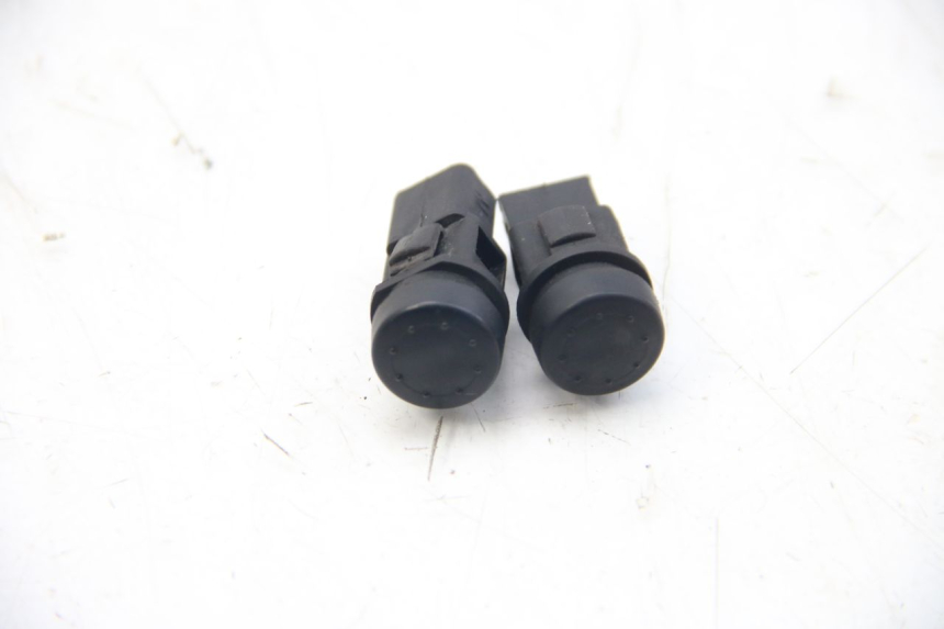 photo de ZESTAW PRZEŁĄCZNIKÓW KIEROWNICY PIAGGIO BEVERLY 125 (2010 - 2015) - Widok główny