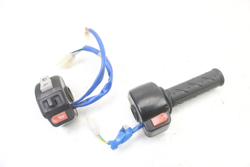 photo de ZESTAW PRZEŁĄCZNIKÓW KIEROWNICY KYMCO AGILITY 4T 50 (2018 - 2022) - Widok główny