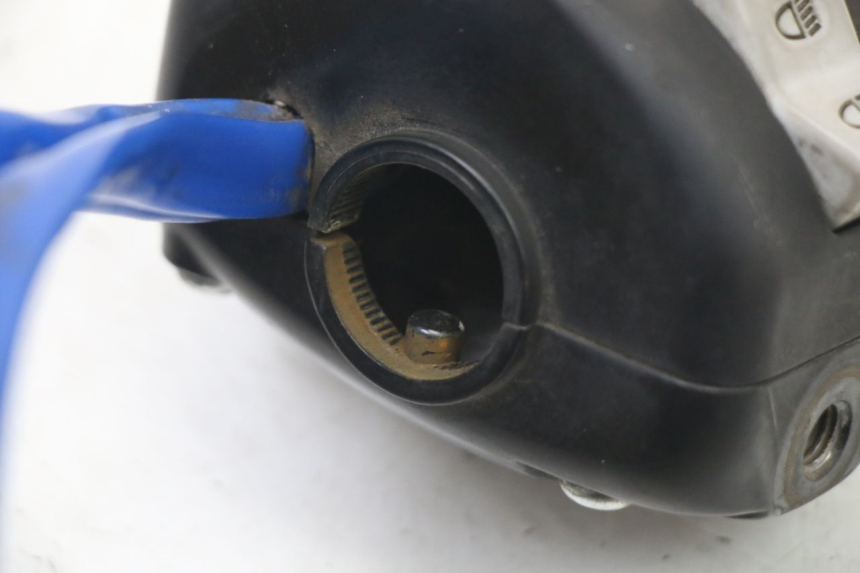 photo de ZESTAW PRZEŁĄCZNIKÓW KIEROWNICY KYMCO AGILITY 4T 50 (2018 - 2022) - Stan powierzchni