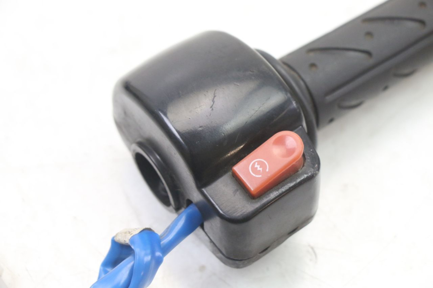 photo de ZESTAW PRZEŁĄCZNIKÓW KIEROWNICY KYMCO AGILITY 4T 50 (2018 - 2022) - Oznaczenia i referencje