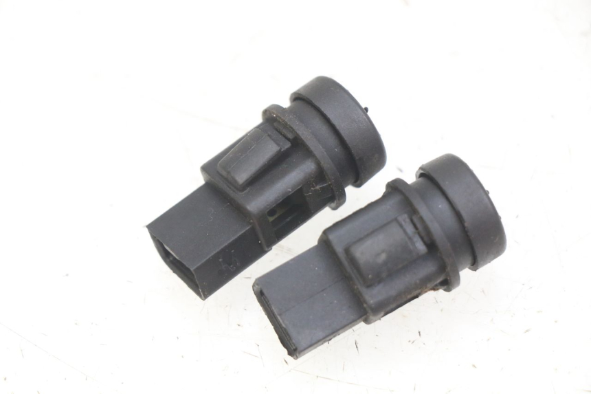 photo de ZESTAW PRZEŁĄCZNIKÓW KIEROWNICY PIAGGIO LIBERTY IGET 4T 50 (2015 - 2020) - Szczegół części