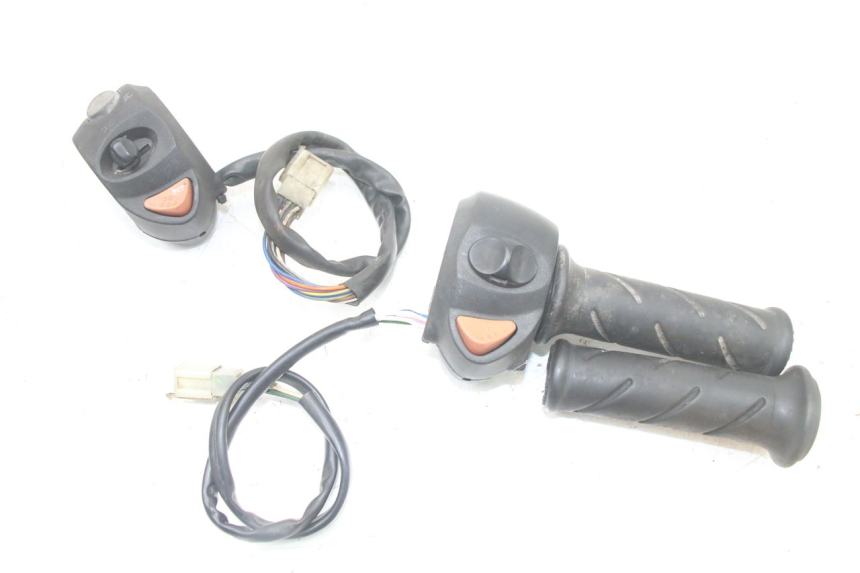 photo de ZESTAW PRZEŁĄCZNIKÓW KIEROWNICY PEUGEOT SATELIS COMPRESSOR K15 125 (2006 - 2009) - Widok główny