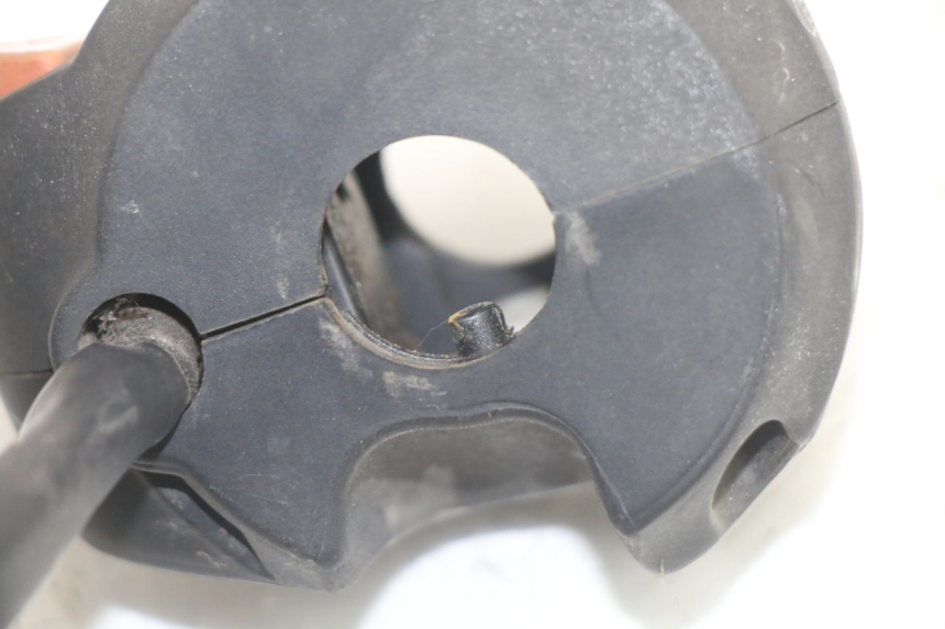 photo de ZESTAW PRZEŁĄCZNIKÓW KIEROWNICY PEUGEOT SATELIS COMPRESSOR K15 125 (2006 - 2009) - Punkty mocowania