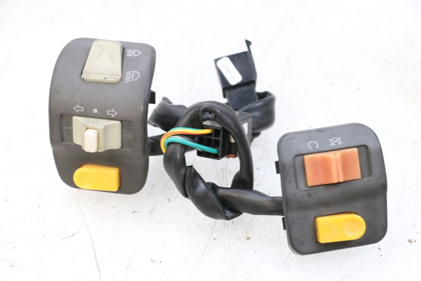 photo de ZESTAW PRZEŁĄCZNIKÓW JM MOTORS SANTANA 50 (2014 - 2023) - Widok główny