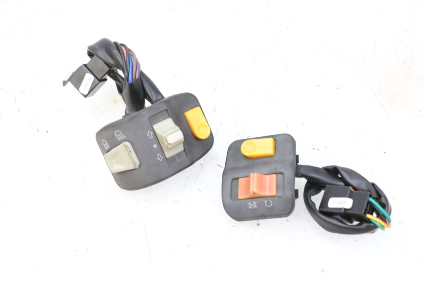 photo de ZESTAW PRZEŁĄCZNIKÓW JM MOTORS SANTANA 50 (2014 - 2023) - Punkty mocowania