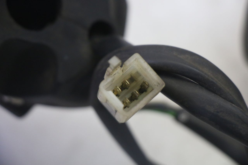 photo de ZESTAW PRZEŁĄCZNIKÓW KIEROWNICY PEUGEOT SATELIS 125 (2006 - 2009) - Widok produktu