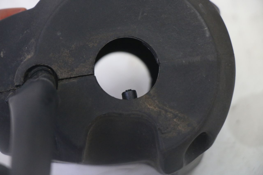 photo de ZESTAW PRZEŁĄCZNIKÓW KIEROWNICY PEUGEOT SATELIS 125 (2006 - 2009) - Widok ogólny