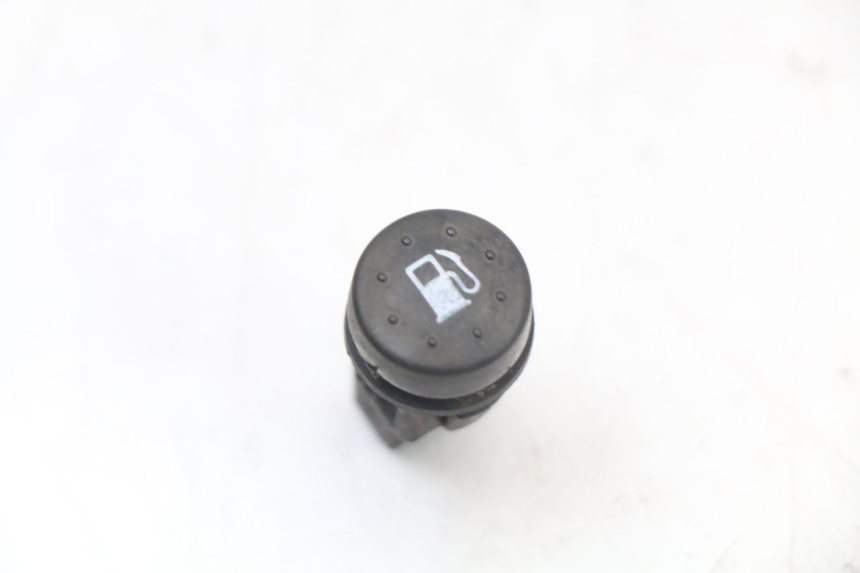 photo de ZESTAW PRZEŁĄCZNIKÓW KIEROWNICY PIAGGIO X10 125 (2012 - 2017) - Zoom stanu zużycia