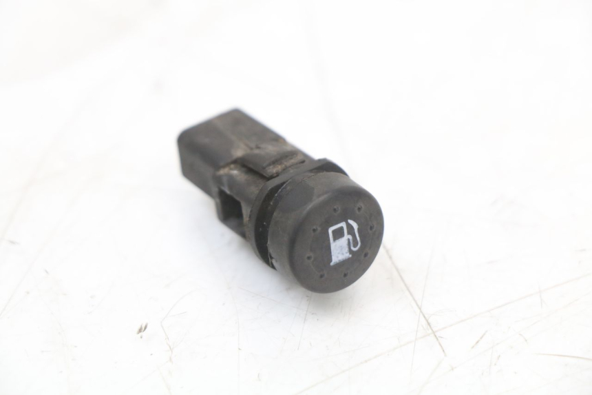 photo de ZESTAW PRZEŁĄCZNIKÓW KIEROWNICY PIAGGIO X10 125 (2012 - 2017) - Inny kąt widzenia