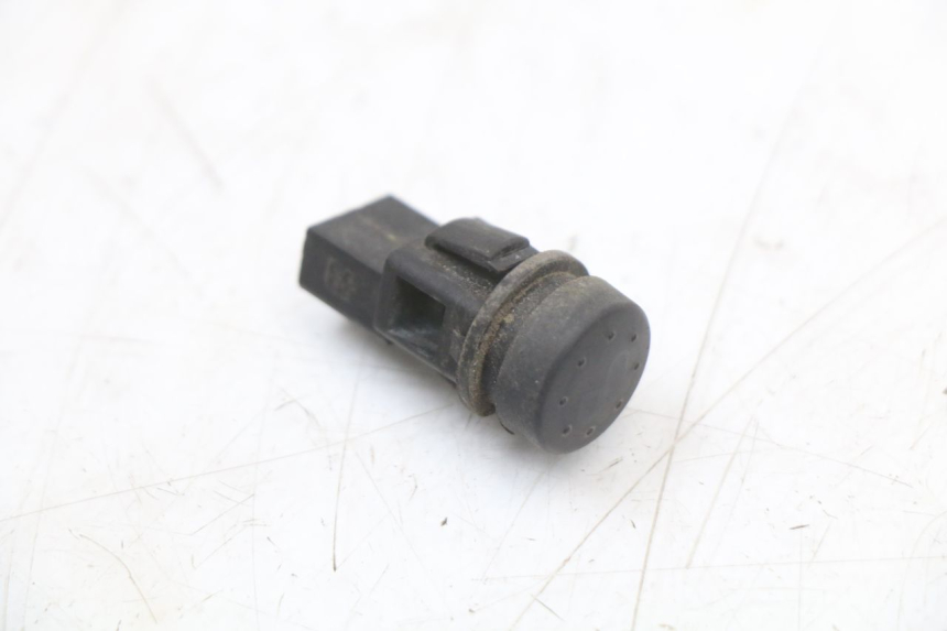 photo de ZESTAW PRZEŁĄCZNIKÓW KIEROWNICY PIAGGIO X10 125 (2012 - 2017) - Stan powierzchni