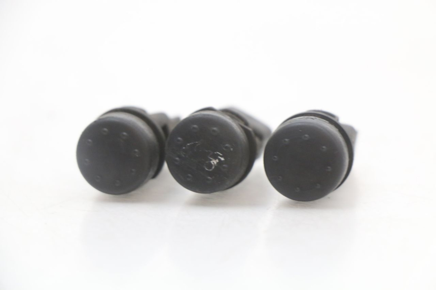 photo de ZESTAW PRZEŁĄCZNIKÓW PIAGGIO X8 125 (2004 - 2007) - Zoom stanu zużycia