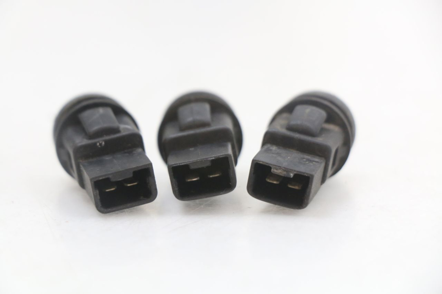 photo de ZESTAW PRZEŁĄCZNIKÓW PIAGGIO X8 125 (2004 - 2007) - Zbliżenie techniczne