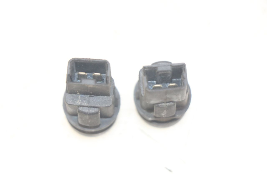 photo de ZESTAW PRZEŁĄCZNIKÓW PIAGGIO XEVO - X EVO 125 (2007 - 2017) - Szczegół części