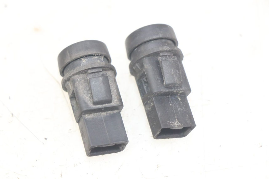 photo de ZESTAW PRZEŁĄCZNIKÓW PIAGGIO XEVO - X EVO 125 (2007 - 2017) - Zoom stanu zużycia