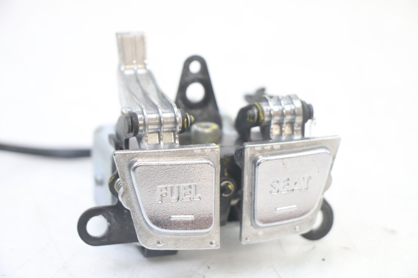 photo de ZESTAW PRZEŁĄCZNIKÓW KIEROWNICY YAMAHA YP T-MAX TMAX 530 (2017 - 2020) - Szczegół części