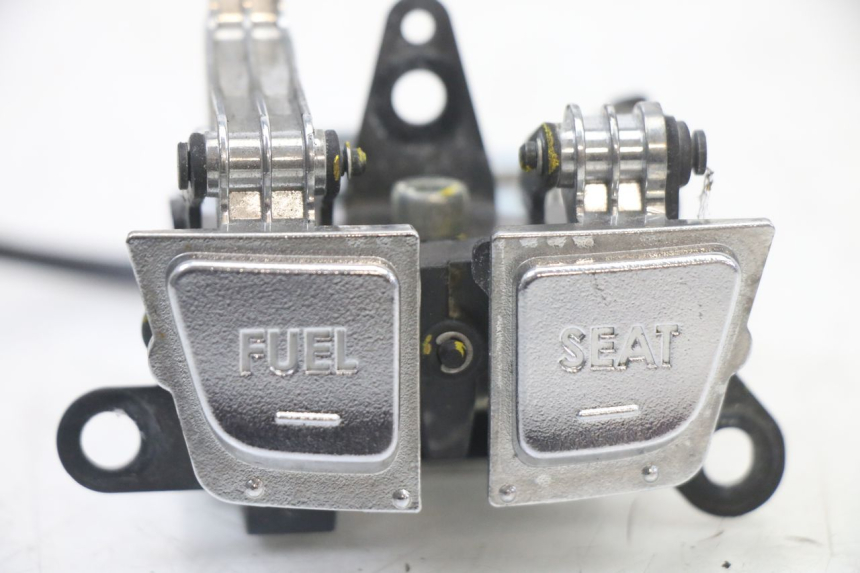 photo de ZESTAW PRZEŁĄCZNIKÓW KIEROWNICY YAMAHA YP T-MAX TMAX 530 (2017 - 2020) - Zoom stanu zużycia