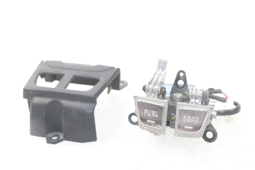 photo de ZESTAW PRZEŁĄCZNIKÓW KIEROWNICY YAMAHA YP T-MAX TMAX 530 (2017 - 2020) - Widok główny