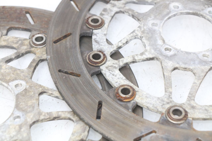 photo de ZESTAW PRZEDNICH TARCZ HAMULCOWYCH HONDA CBR RR FIREBLADE 900 (1992 - 1994) - Szczegóły charakterystyczne