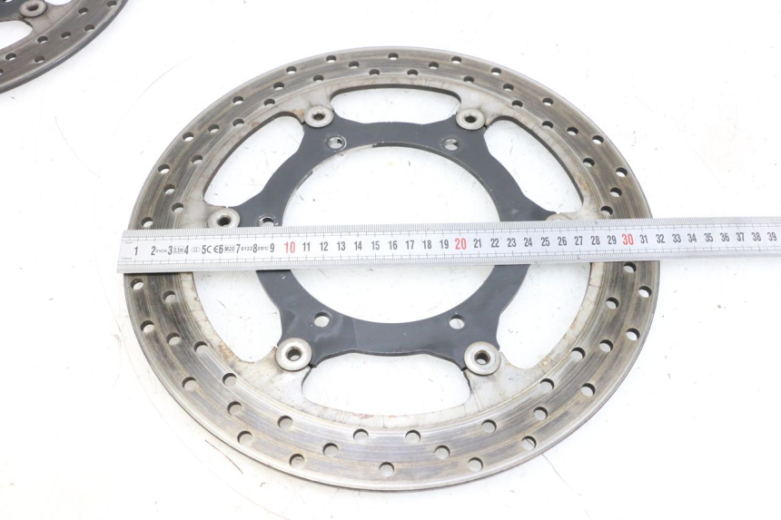 photo de ZESTAW PRZEDNICH TARCZ HAMULCOWYCH YAMAHA FJR ABS 1300 (2006 - 2012) - Zbliżenie techniczne