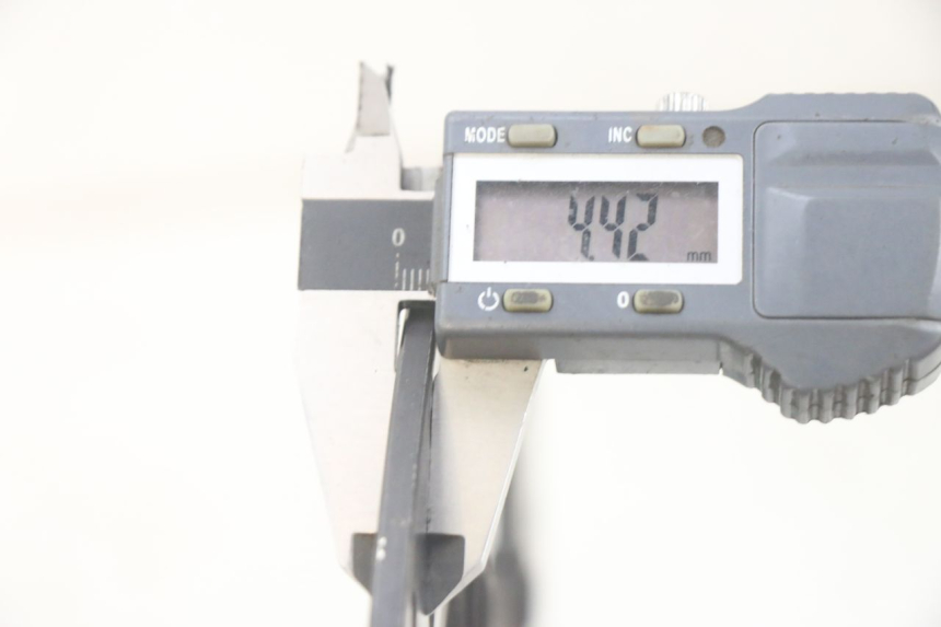 photo de ZESTAW PRZEDNICH TARCZ HAMULCOWYCH YAMAHA FJR ABS 1300 (2006 - 2012) - Szczegół części