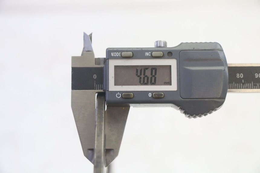 photo de ZESTAW PRZEDNICH TARCZ HAMULCOWYCH KAWASAKI GPZ RX 1000 (1986 - 1988) - Szczegóły charakterystyczne