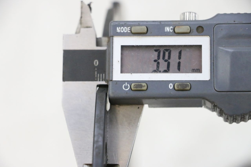 photo de ZESTAW PRZEDNICH TARCZ HAMULCOWYCH PIAGGIO MP3 HPE 300 (2019 - 2026) - Zoom stanu zużycia