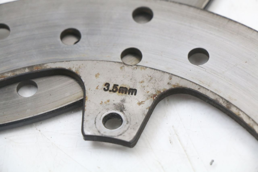 photo de ZESTAW PRZEDNICH TARCZ HAMULCOWYCH PIAGGIO MP3 125 (2006 - 2014) - Zbliżenie techniczne