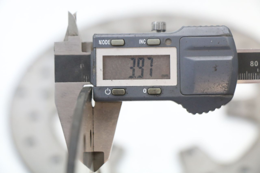 photo de ZESTAW PRZEDNICH TARCZ HAMULCOWYCH PIAGGIO MP3 125 (2006 - 2014) - Punkty mocowania