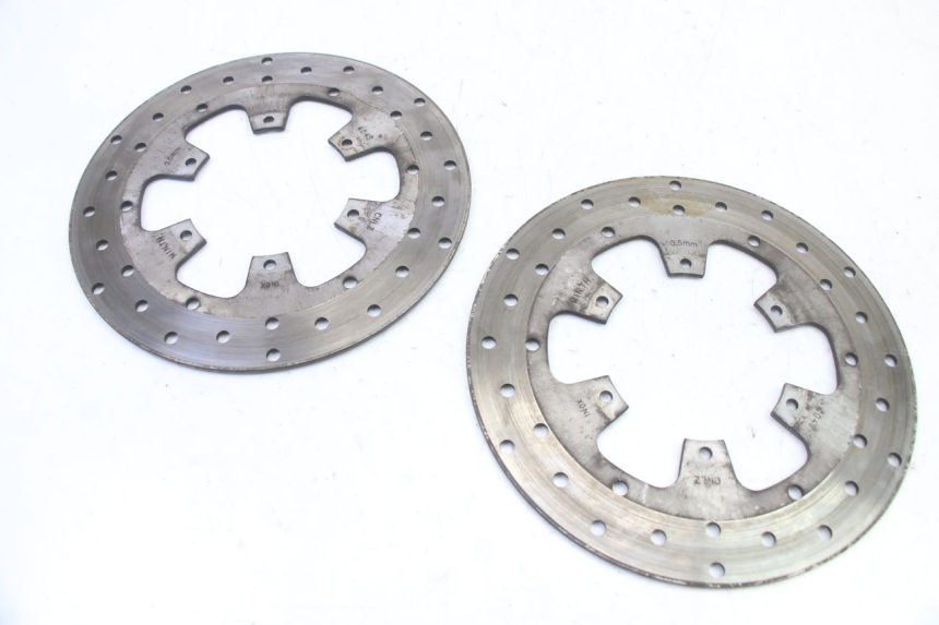 photo de ZESTAW PRZEDNICH TARCZ HAMULCOWYCH PIAGGIO MP3 500 (2014 - 2017) - Widok główny