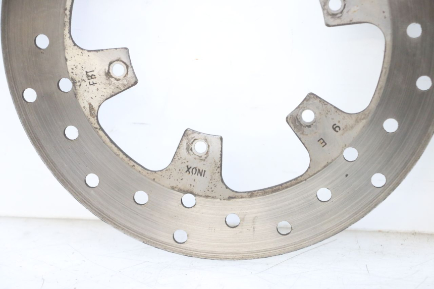 photo de ZESTAW PRZEDNICH TARCZ HAMULCOWYCH PIAGGIO MP3 RL 250 (2006 - 2010) - Zbliżenie komponentów