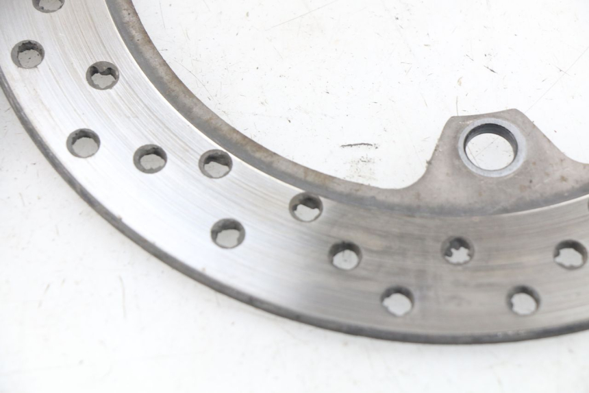 photo de ZESTAW PRZEDNICH TARCZ HAMULCOWYCH MBK MW TRYPTIK 125 (2017 - 2022) - Zbliżenie techniczne