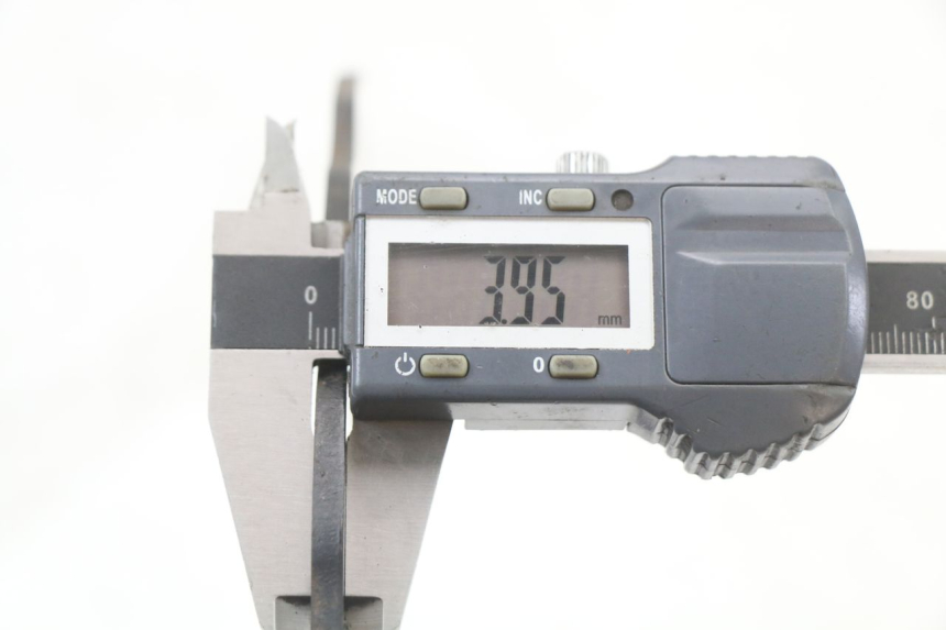 photo de ZESTAW PRZEDNICH TARCZ HAMULCOWYCH REGAL RAPTOR RAXTER 2 125 (2007 - 2015) - Punkty mocowania