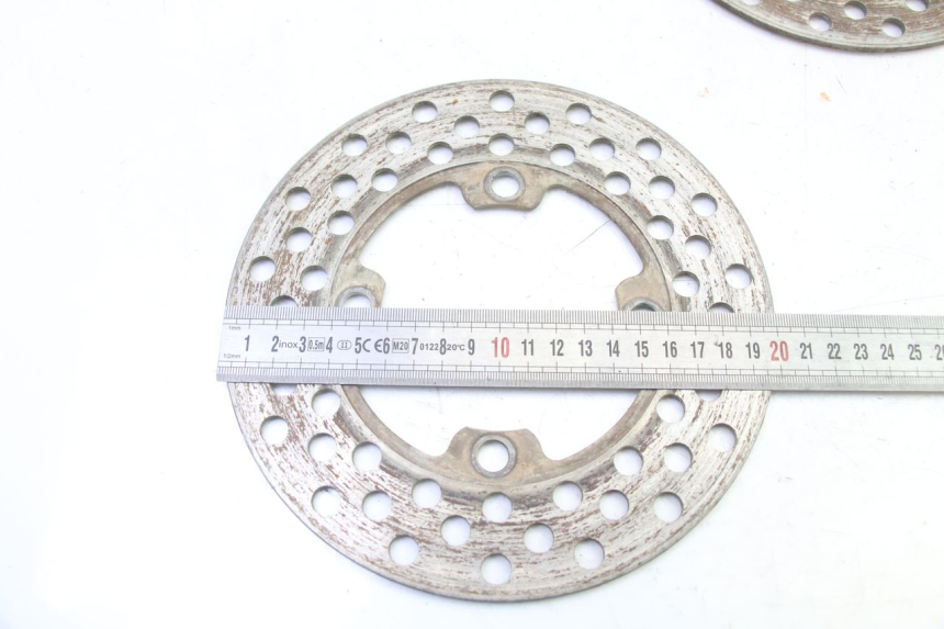 photo de ZESTAW PRZEDNICH TARCZ HAMULCOWYCH YAMAHA YFM BRUIN 350 (2003 - 2009) - Zbliżenie techniczne