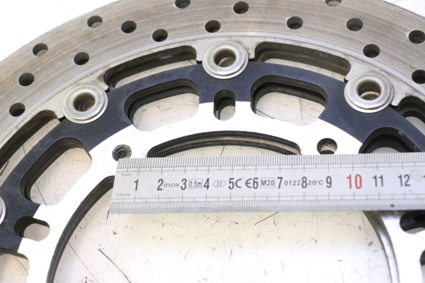 photo de PARA PRZEDNICH TARCZ HAMULCOWYCH YAMAHA YZF R6 600 (2008 - 2009) - Zbliżenie komponentów