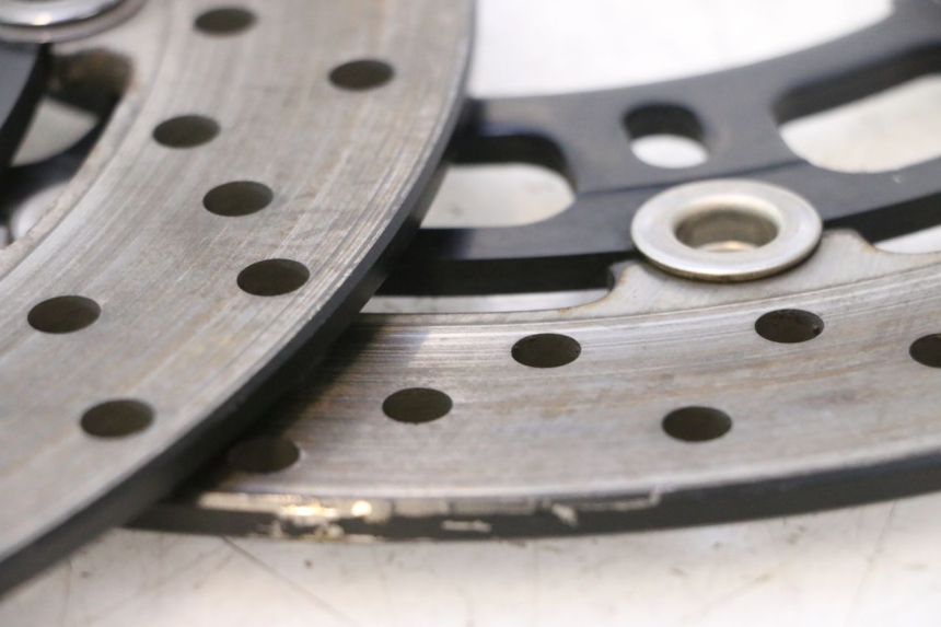 photo de PARA PRZEDNICH TARCZ HAMULCOWYCH YAMAHA YZF R6 600 (2008 - 2009) - Punkty mocowania