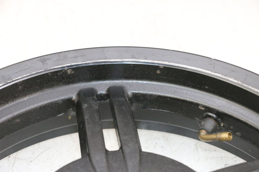 photo de PARA KOŁA KYMCO AGILITY 16+ 4T 50 (2018 - 2023) - Widok z bliska