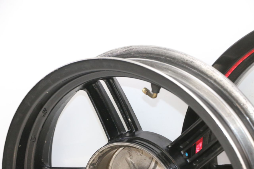 photo de PARA KOŁA KYMCO AGILITY 16+ 4T 50 (2018 - 2023) - Widok ogólny