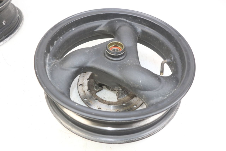 photo de PARA KOŁA KYMCO AGILITY 4T 50 (2005 - 2018) - Zoom stanu zużycia