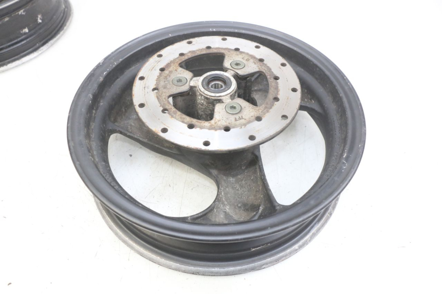 photo de PARA KOŁA KYMCO AGILITY 4T 50 (2005 - 2018) - Inny kąt widzenia