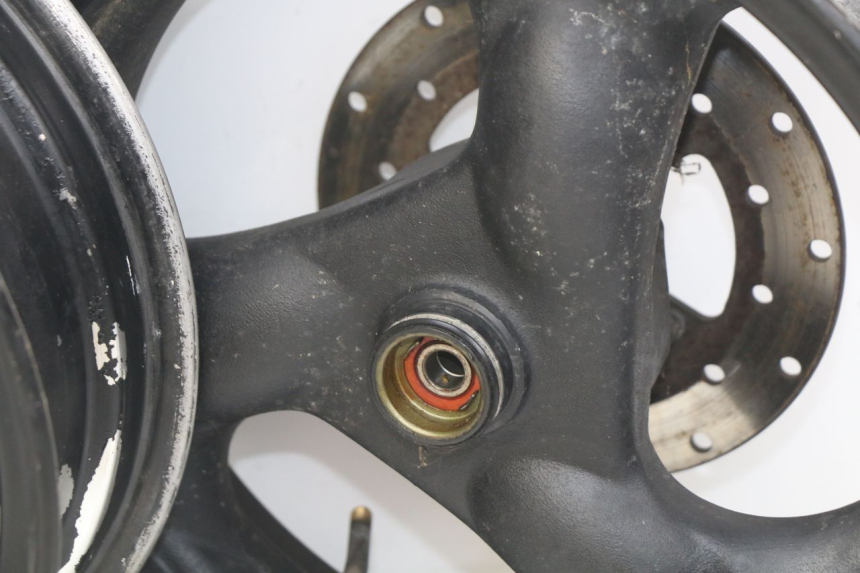 photo de PARA KOŁA KYMCO AGILITY 4T 50 (2005 - 2018) - Stan powierzchni