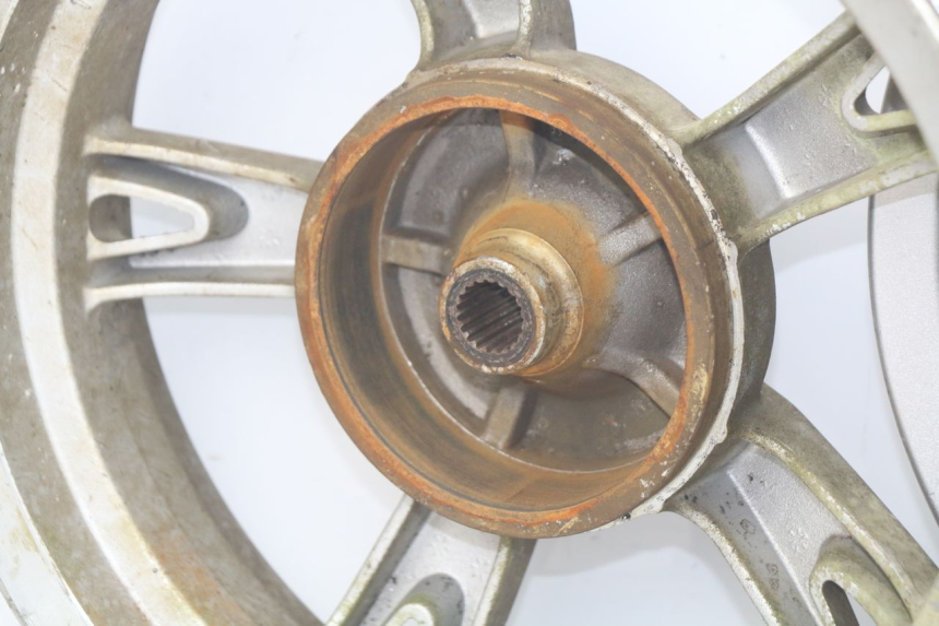 photo de PARA KOŁA PEUGEOT KISBEE 4T 50 (2010 - 2017) - Zoom stanu zużycia