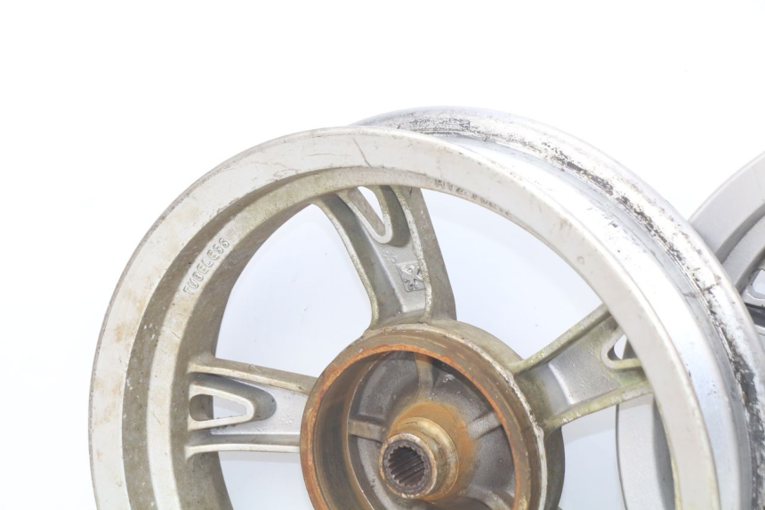 photo de PARA KOŁA PEUGEOT KISBEE 4T 50 (2010 - 2017) - Inny kąt widzenia