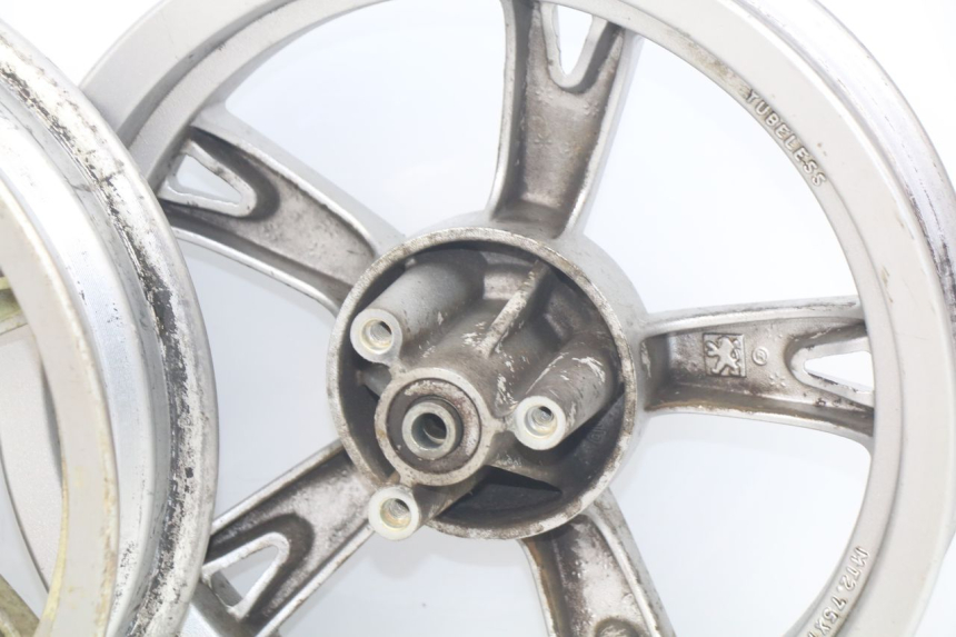 photo de PARA KOŁA PEUGEOT KISBEE 4T 50 (2010 - 2017) - Zbliżenie techniczne