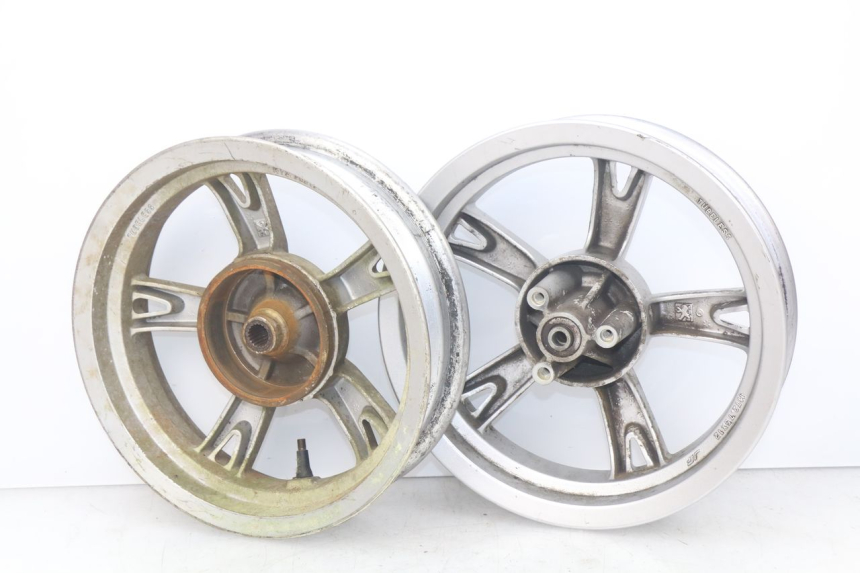 photo de PARA KOŁA PEUGEOT KISBEE 4T 50 (2010 - 2017) - Stan powierzchni